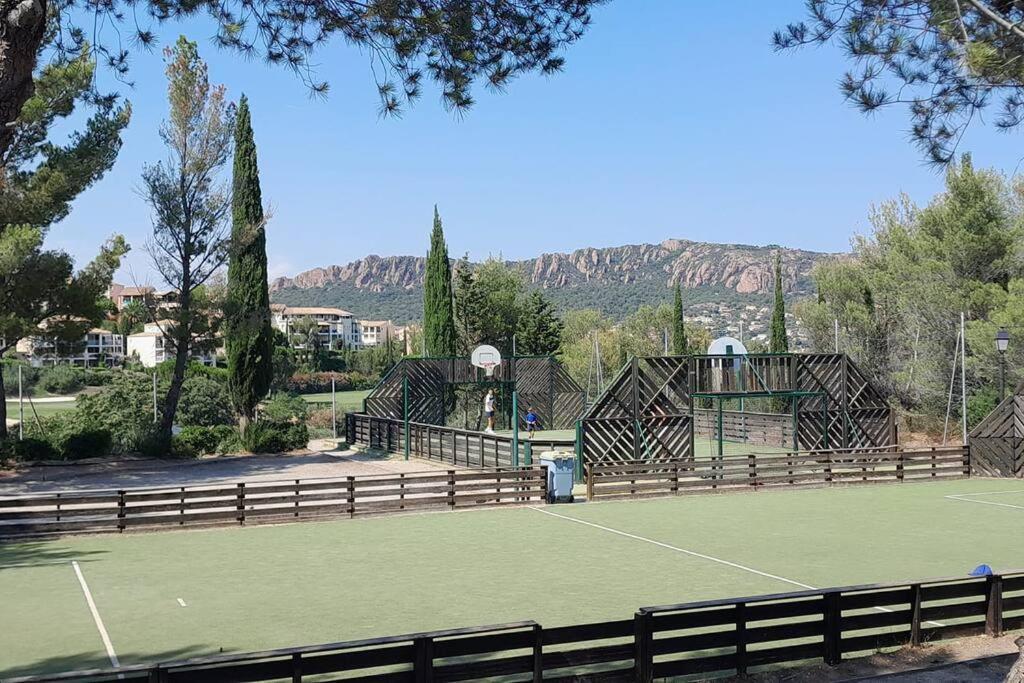 Dans Un Cadre D'Exception, Vue Mer Panoramique A Agay Cote D'Azur, Village Vacances Cap Esterel, T2 Avec Jardin, Golf, Climatisation, Wifi, 5 Piscines Saint-Raphaël المظهر الخارجي الصورة